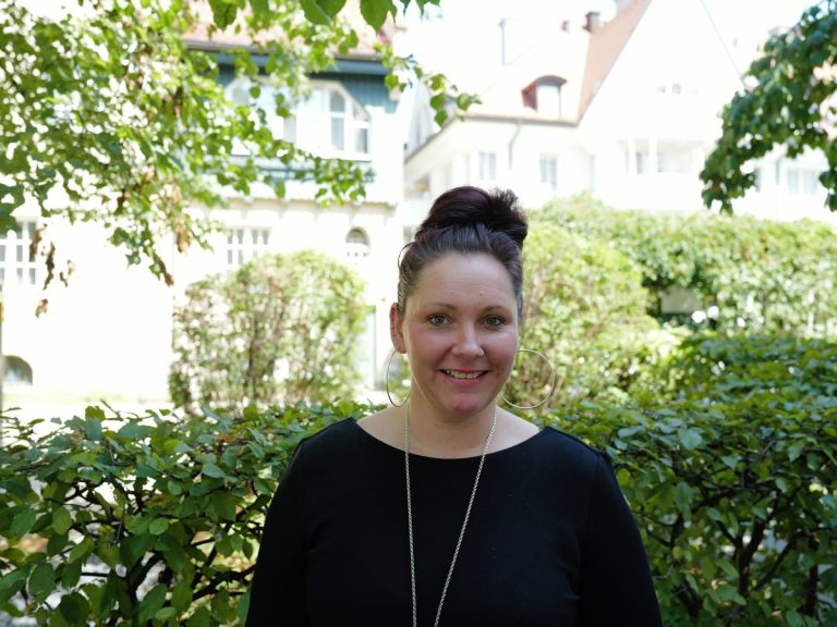 Katrin Eckl, Trauerbegleiterin